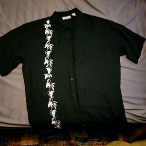 BOBBY CHAN large short sleeve button up